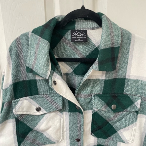 Shacket - Picture 3 of 5